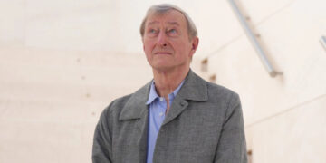 Británico Julian Barnes es elegido Premio Princesa de Asturias de las Letras