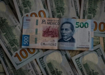 Peso arranca con depreciación; cotiza en 17.51 unidades por dólar