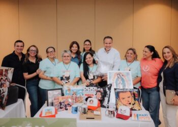 Apoya Toño Astiazarán a más de 300 mujeres emprendedoras con Maxi Apoyo