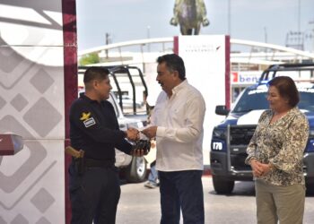 CAJEME FORTALECE LA SEGURIDAD PÚBLICA CON ENTREGA DE NUEVAS PATRULLAS Y CHALECOS BALÍSTICOS