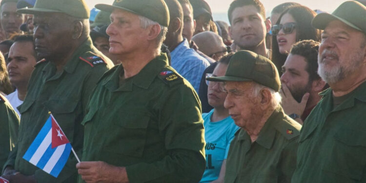EU impone sanciones al presidente de Cuba y familiares de Raúl Castro