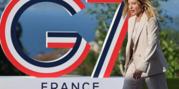 «Trump inventa, Italia jamás suplica», reta Giorgia Meloni