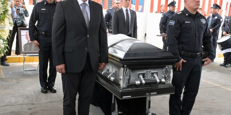 Rinde Gobierno Municipal homenaje póstumo al oficial Luis Fernando Molina Avilés