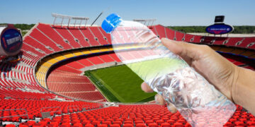 Y en plena ola de calor: ¿Por qué la FIFA prohibió las botellas de agua reutilizables en el Mundial 2026?