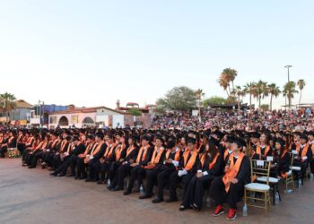 Se gradúan 461 jóvenes del Colegio de Bachilleres de Puerto Peñasco