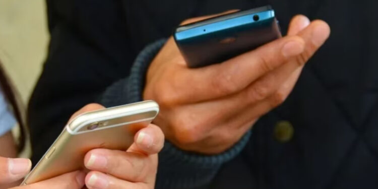 Gobierno anuncia prórroga para el registro de líneas telefónicas móviles en México