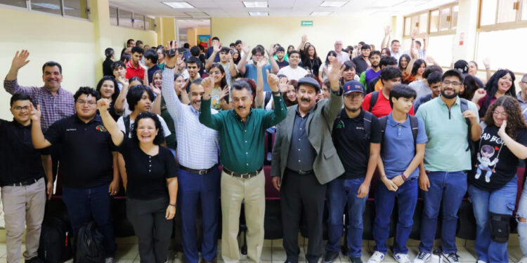 Jóvenes de Nogales encuentran en Javier Lamarque un llamado a construir el futuro de Sonora