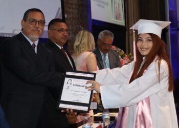 Más de 800 estudiantes egresan de Escuelas Normales y UPN de Sonora: SEC
