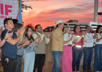 HASTA SANTA MARÍA DEL BUÁRAJE LLEVA DIF SU FERIA DE SERVICIOS