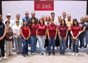 Entrega Ayuntamiento de Guaymas equipo para bandas de guerra