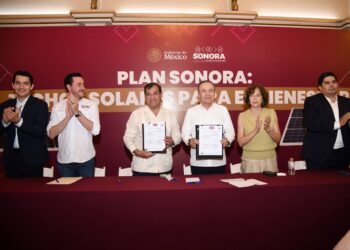 Gobernador Durazo lleva energía solar a hogares para reducir hasta 70% el recibo de luz