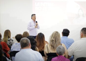 En Cananea, ciudadanía refrenda su respaldo a Javier Lamarque y comparte las principales necesidades de la región