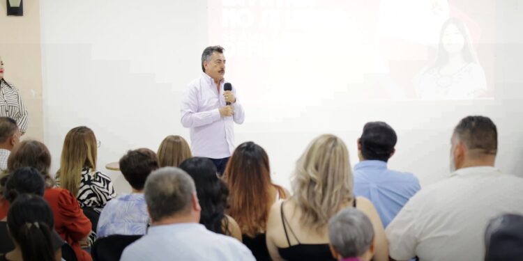En Cananea, ciudadanía refrenda su respaldo a Javier Lamarque y comparte las principales necesidades de la región