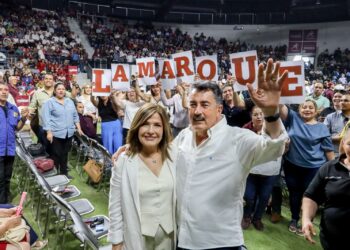 Javier Lamarque recibe ovación de la militancia durante el 12 aniversario de Morena en Sonora
