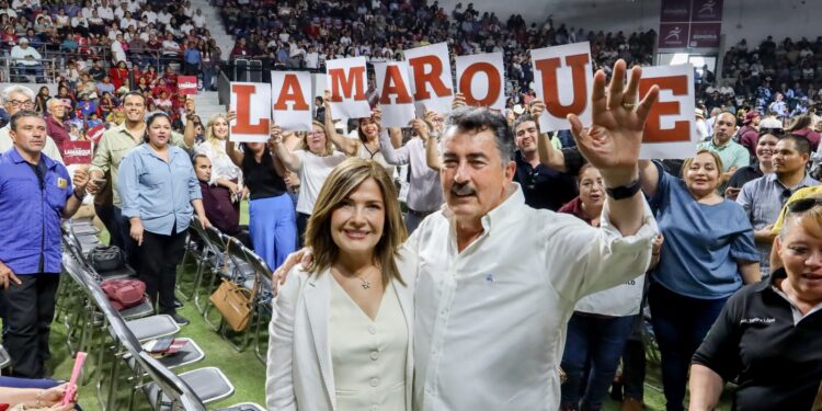 Javier Lamarque recibe ovación de la militancia durante el 12 aniversario de Morena en Sonora