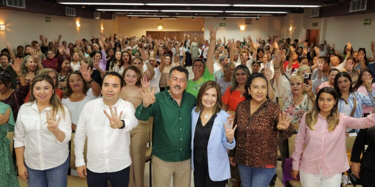 Mujeres que Transforman respaldan a Javier Lamarque en Guaymas