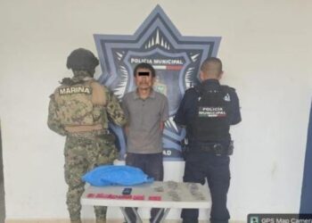 APREHENDE POLICÍA MUNICIPAL A DOS POR VIOLENCIA FAMILIAR Y DELITO CONTRA LA SALUD