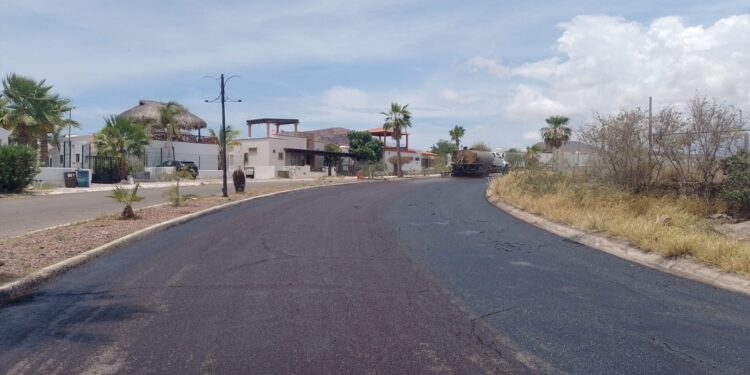 Avanza al 45 por ciento obra de pavimentación en avenida Los Yaquis de San Carlos