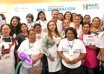 Fortalece Toño Astiazarán emprendimientos de casi 3 mil personas con Maxi Apoyo