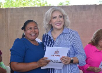 CUMPLE ALCALDESA EL SUEÑO DE TENER UN PATRIMONIO SEGURO A FAMILIAS DE LA COLONIA FUNDADORES