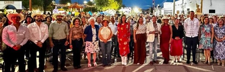 Cananea presente en la Feria de la Pitaya en Carbó