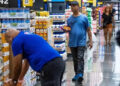 Confianza del consumidor en EU alcanza máximo de cinco meses en julio