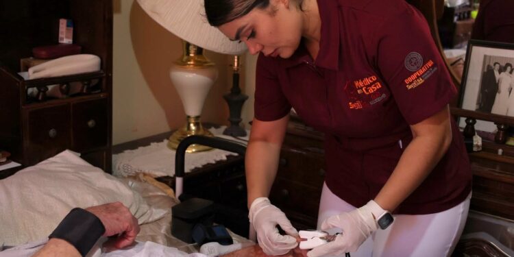 Brinda Gobierno de Sonora más de 7 mil consultas en un año a través del programa “Médico en Casa”*