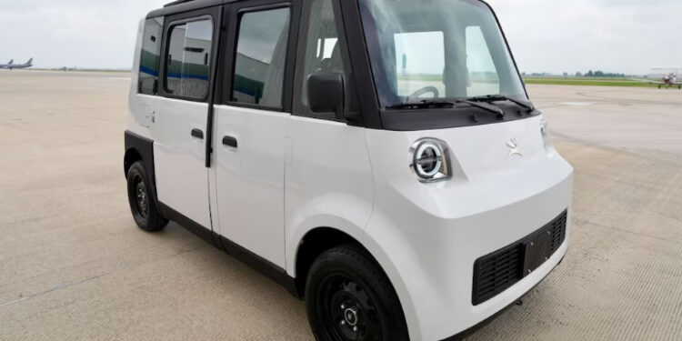 Olinia aún no está a la venta y ya quieren ‘tunearlo’: Expertos piden cambios en auto eléctrico mexicano