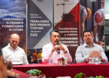 Javier Lamarque dialoga con empresarios de la construcción sobre el desarrollo de Sonora