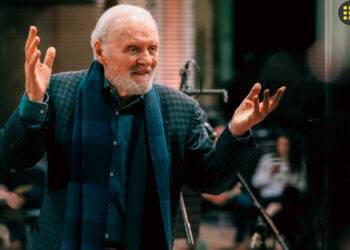 Anthony Hopkins firma un contrato discográfico como compositor