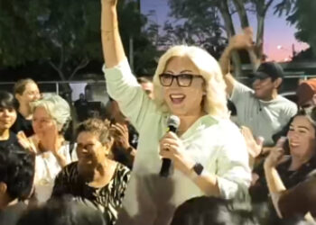 CLAUDIA SANTACRUZ ILUMINA LA «BOMBONERA» Y BRINDA UN ESPACIO MÁS SEGURO PARA LAS FAMILIAS DE LA LUIS ECHEVERRÍA