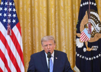 Trump acusa a China de injerencia electoral