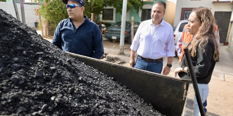 Lleva Toño Astiazarán el operativo de bacheo “Un Día en tu Colonia” a Puerta Real Etapa VIII