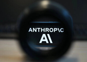 Anthropic acuerda pagar mil 500 millones de dólares por demanda por derechos de autor