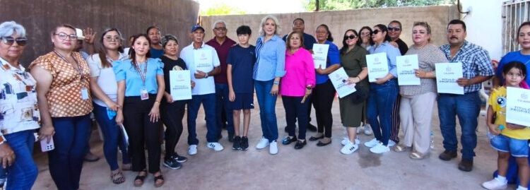 notasCUMPLE ALCALDESA EL SUEÑO DE TENER UN PATRIMONIO SEGURO A FAMILIAS DE LA COLONIA FUNDADORES