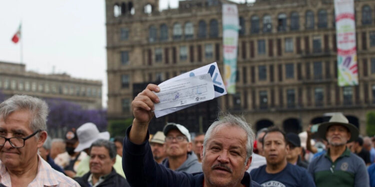 Prevén ligero incremento en los programas de gasto público para 2027; pasarán de 661 a 672