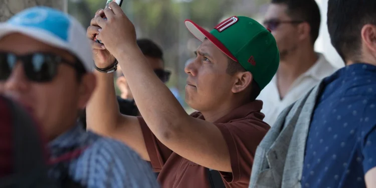 Advierten riesgo de sustituir línea mexicana por una extranjera para evitar la vinculación con la CURP