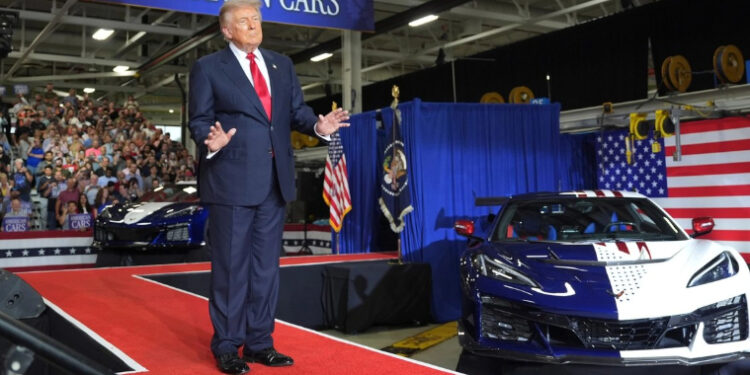 Trump: producción automotriz regresa a Estados Unidos gracias a aranceles
