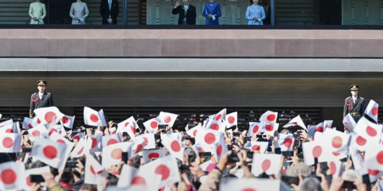 Japón reforma la ley de sucesión imperial pero mantiene veto a las mujeres