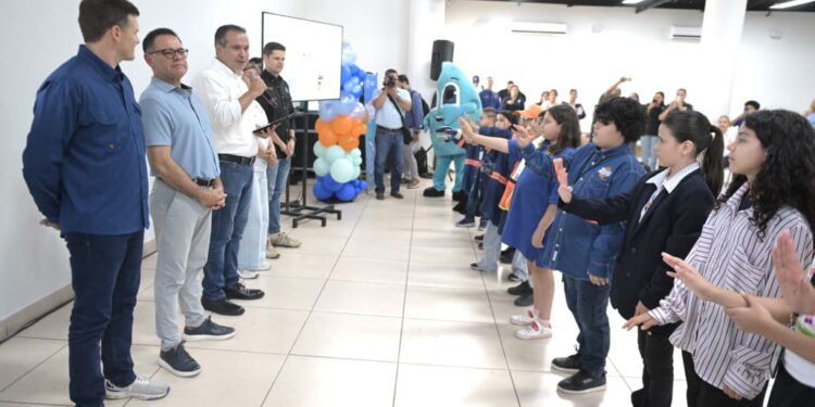Toma protesta Toño Astiazarán a segunda generación de “Guardianes del Agua”
