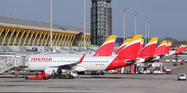 Conglomerado aéreo IAG reduce 16% sus ganancias trimestrales por el impacto del conflicto en Irán