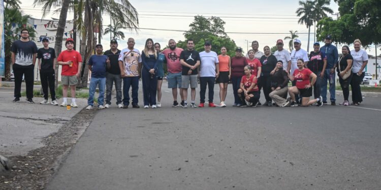 FAMILIAS DISFRUTAN UNA NUEVA EDICIÓN DE DOMINGUEANDO EN BICI Y +