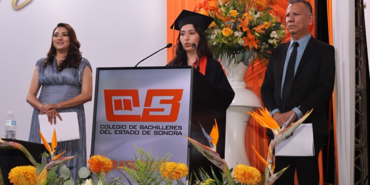Egresan más de 230 mil estudiantes en 50 años de Cobach Sonora