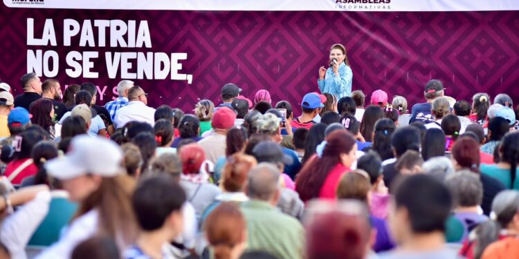 Lorenia Valles reafirma compromiso con las familias del Poblado Miguel Alemán