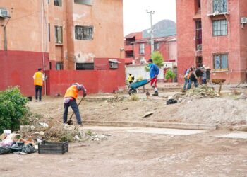 Ayuntamiento de Guaymas realiza jornada de mejoramiento en la colonia Loma Dorada