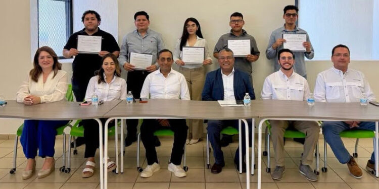 Fortalecen alianza con empresa internacional en beneficio de estudiantes