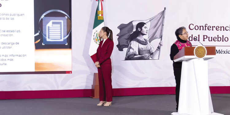 Firma Sheinbaum decreto para maximizar transparencia