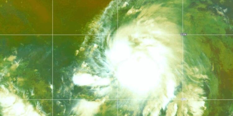 tormenta tropical karina